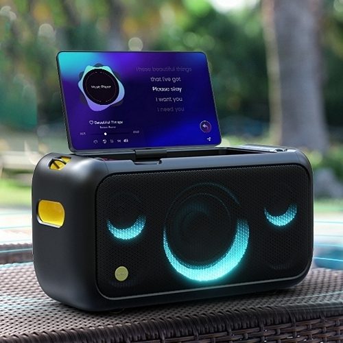 Ikarao Break X1 is a Standalone Karaoke Machine for On-the-Go Singing Parties