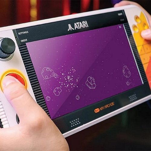 Atari Gamestation Go Puts 200 Games and Original Controls on This 7-Inch Retro Gaming Handheld