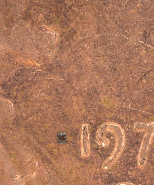 Dancing robot is the size of a grain of salt