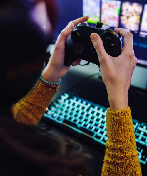 Chess or video games—which actually makes you smarter? The answer may surprise you.