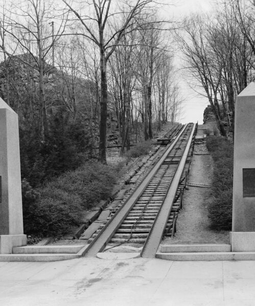 7 captivating photos of train travel’s first century
