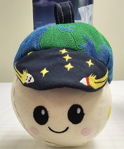 A 2nd grader designed an adorable mascot for NASA’s Artemis II mission