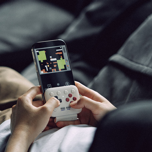 8BitDo FlipPad Puts Game Boy Controls on Your Phone with No Batteries Needed