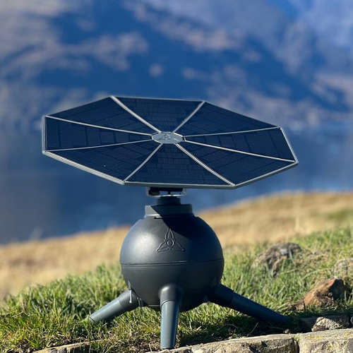 Iris T1 Puts the Portable Solar Panel on an Articulated Base That Automatically Adjusts to Face the Sun